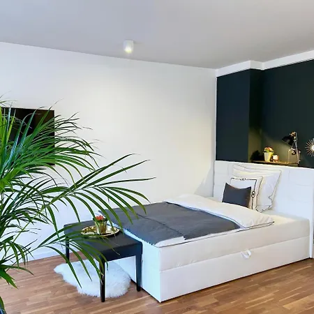 Stylish Business With Sunny Balcony, Private Garage, Free Wlan! 公寓 Haimhausen (Bavaria)