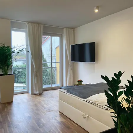 Stylish Business With Sunny Balcony, Private Garage, Free Wlan! *