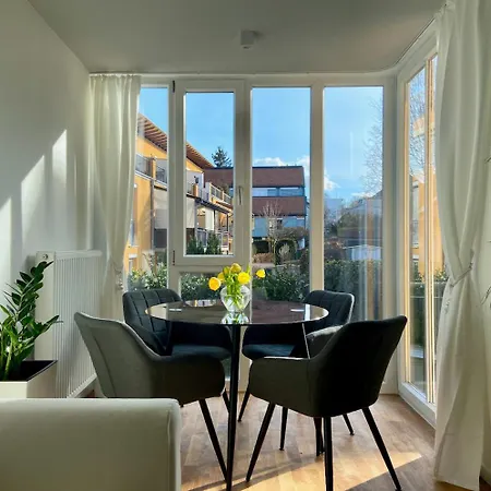 Stylish Business With Sunny Balcony, Private Garage, Free Wlan! 公寓 Haimhausen (Bavaria)