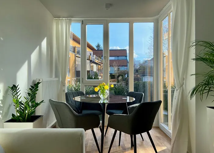 Stylish Business With Sunny Balcony, Private Garage, Free Wlan! 公寓 Haimhausen (Bavaria)