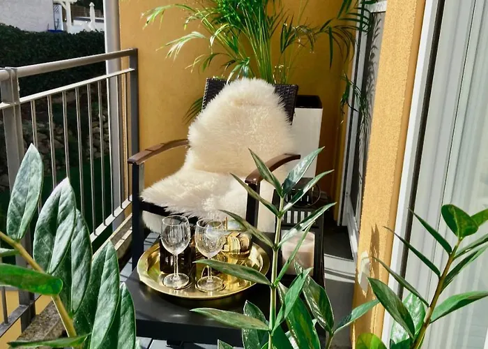 Stylish Business With Sunny Balcony, Private Garage, Free Wlan! Apartamento *